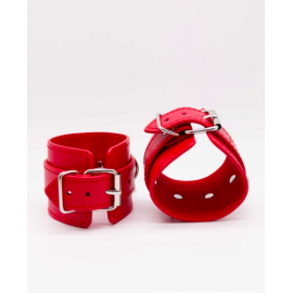 Красные ремневые наручники